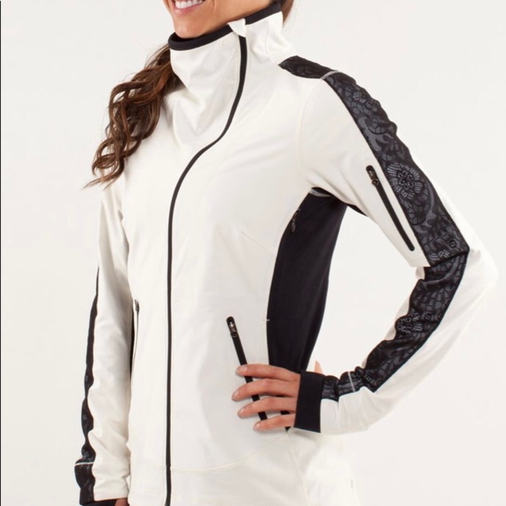 Lululemon Draft Dodger Jacket Size 4 - Run